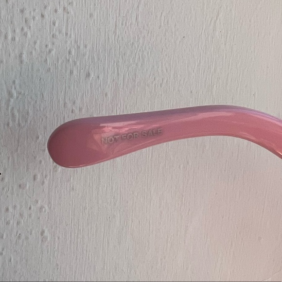 Moschino Heart Shaped Sunglasses in Pink - Picture 6 of 10